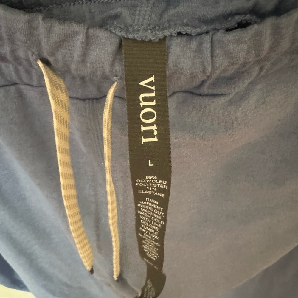 Vuori hoodie and Jogger Set - Picture 4 of 5